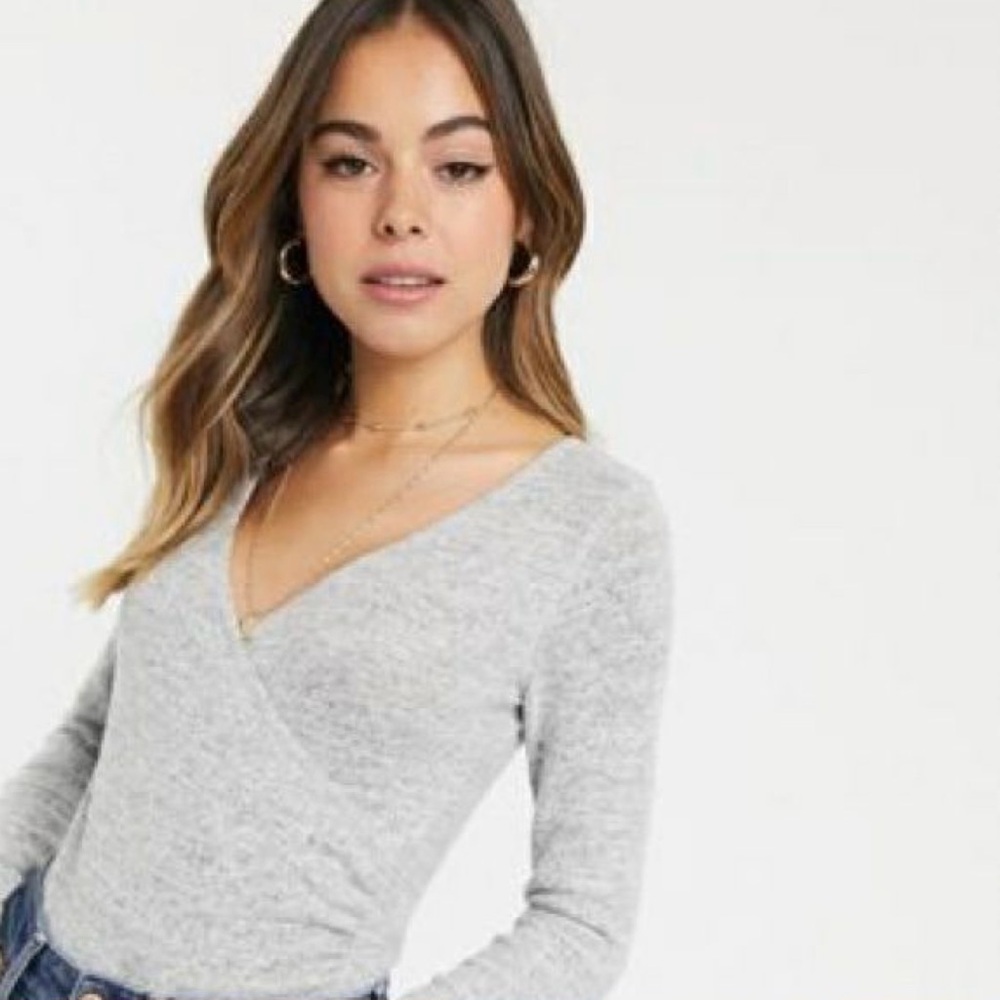 NWT Soft and Cozy Abercrombie & Fitch Long Sleeve Wrap Bodysuit Gray XS